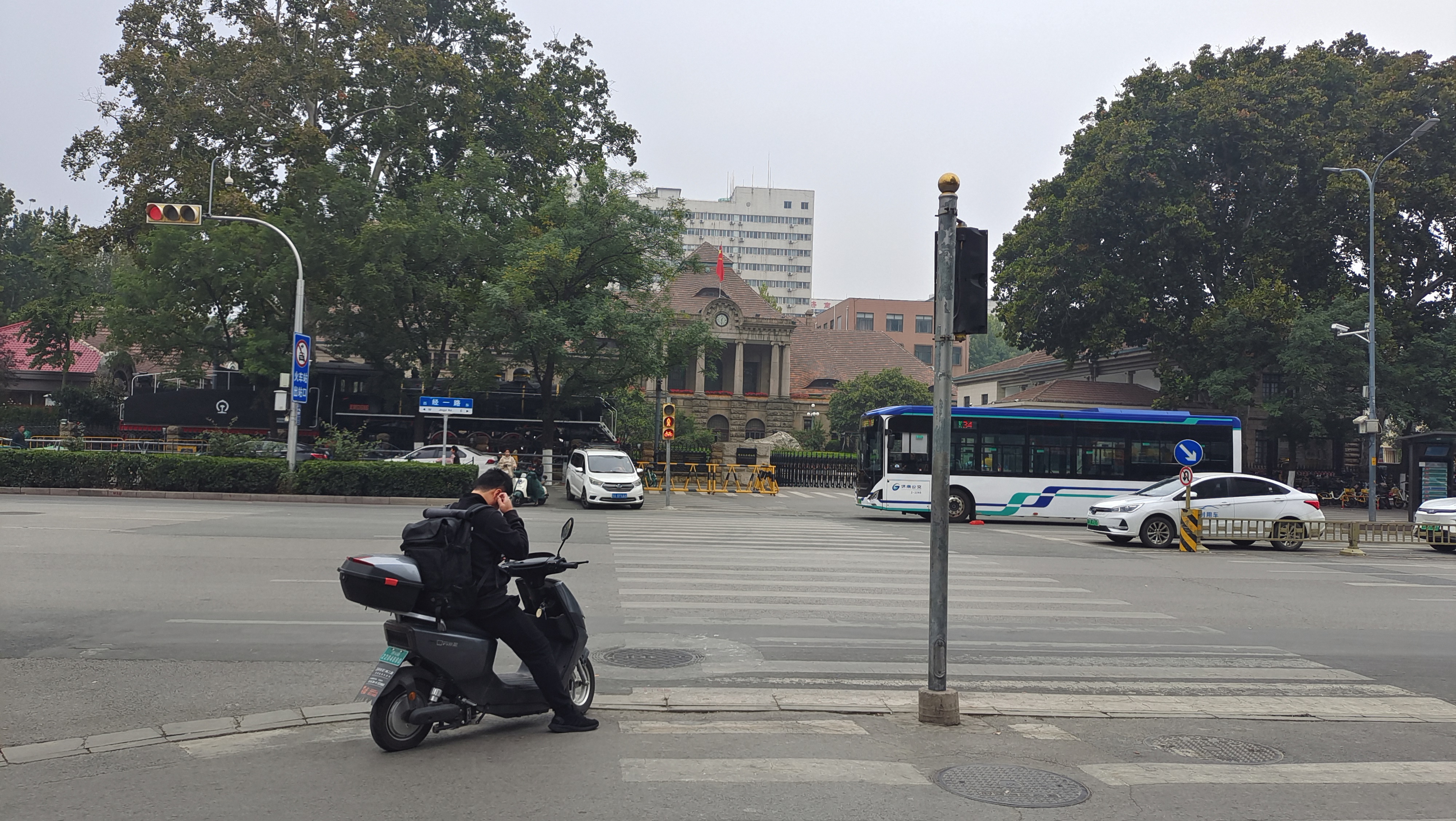 去济南火车站 image